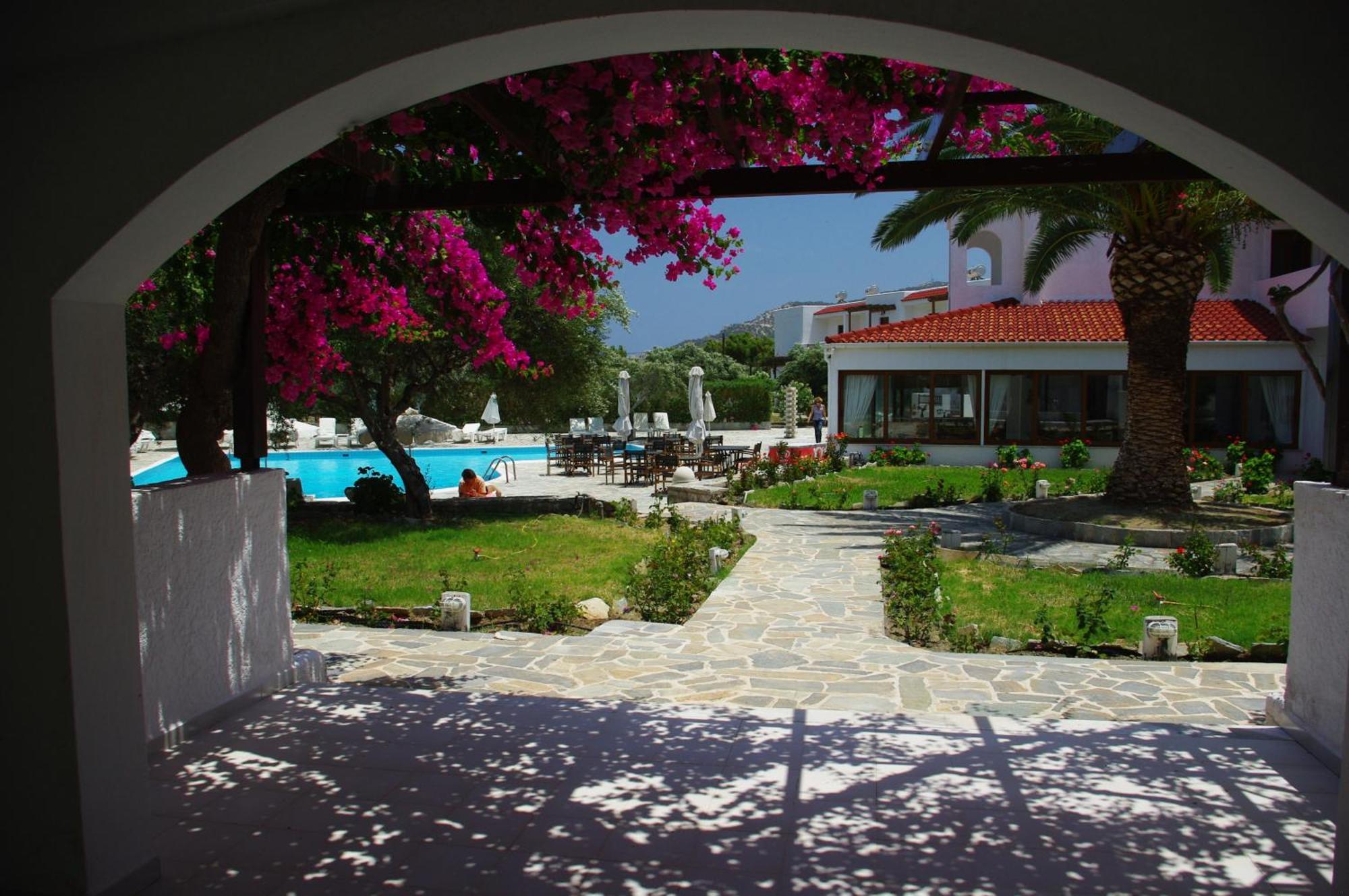 Astron Hotel Karpathos Town  Exterior photo